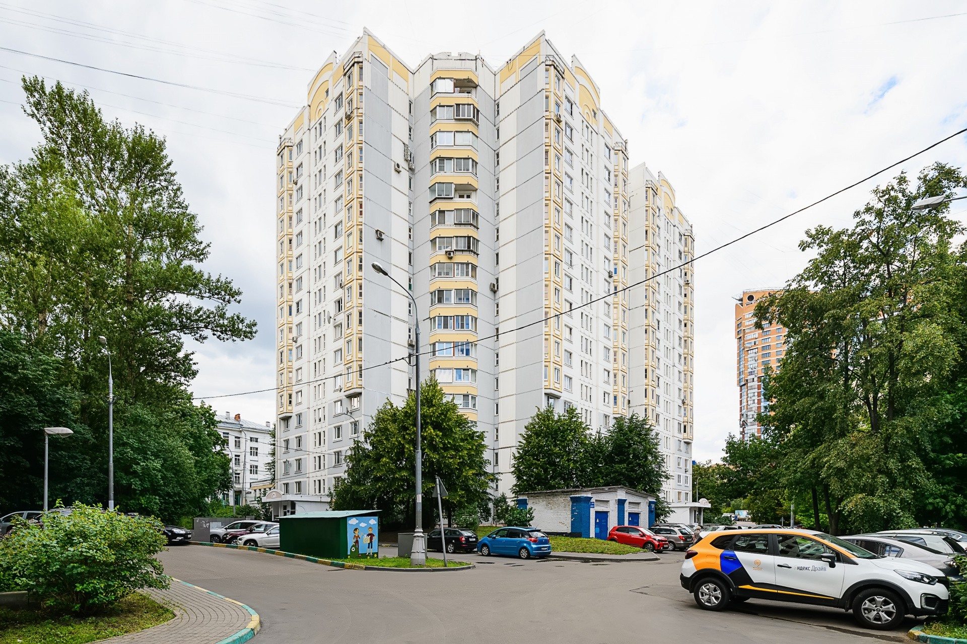 Москва, улица архитектора Власова, 17