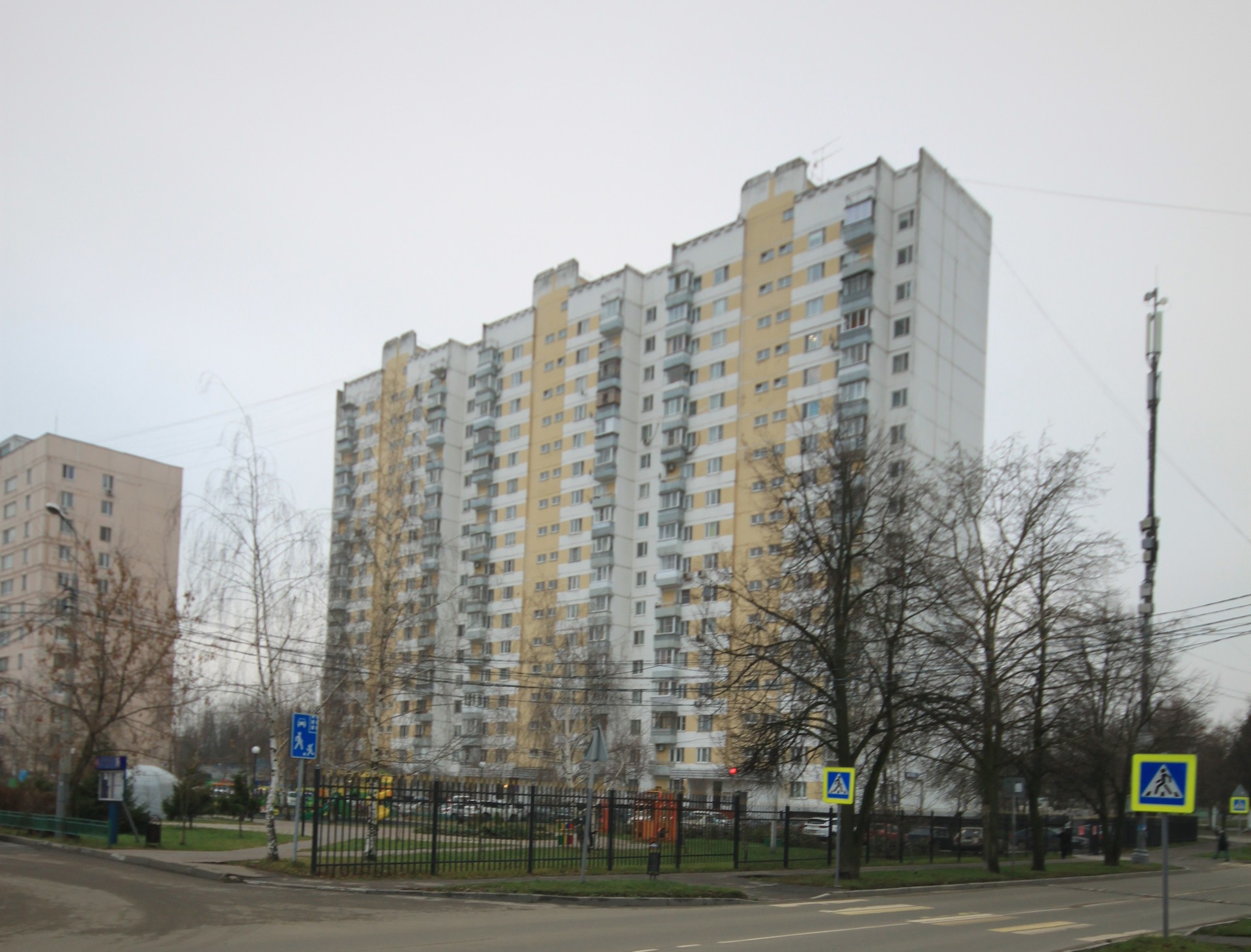 Московский поселок улица. Москва, посёлок завода Мосрентген, улица героя России Соломатина. Поселок Мосрентген улица героя России Соломатина. Мосрентген героя России Соломатина 18. Улица героя Соломатина дом 3.