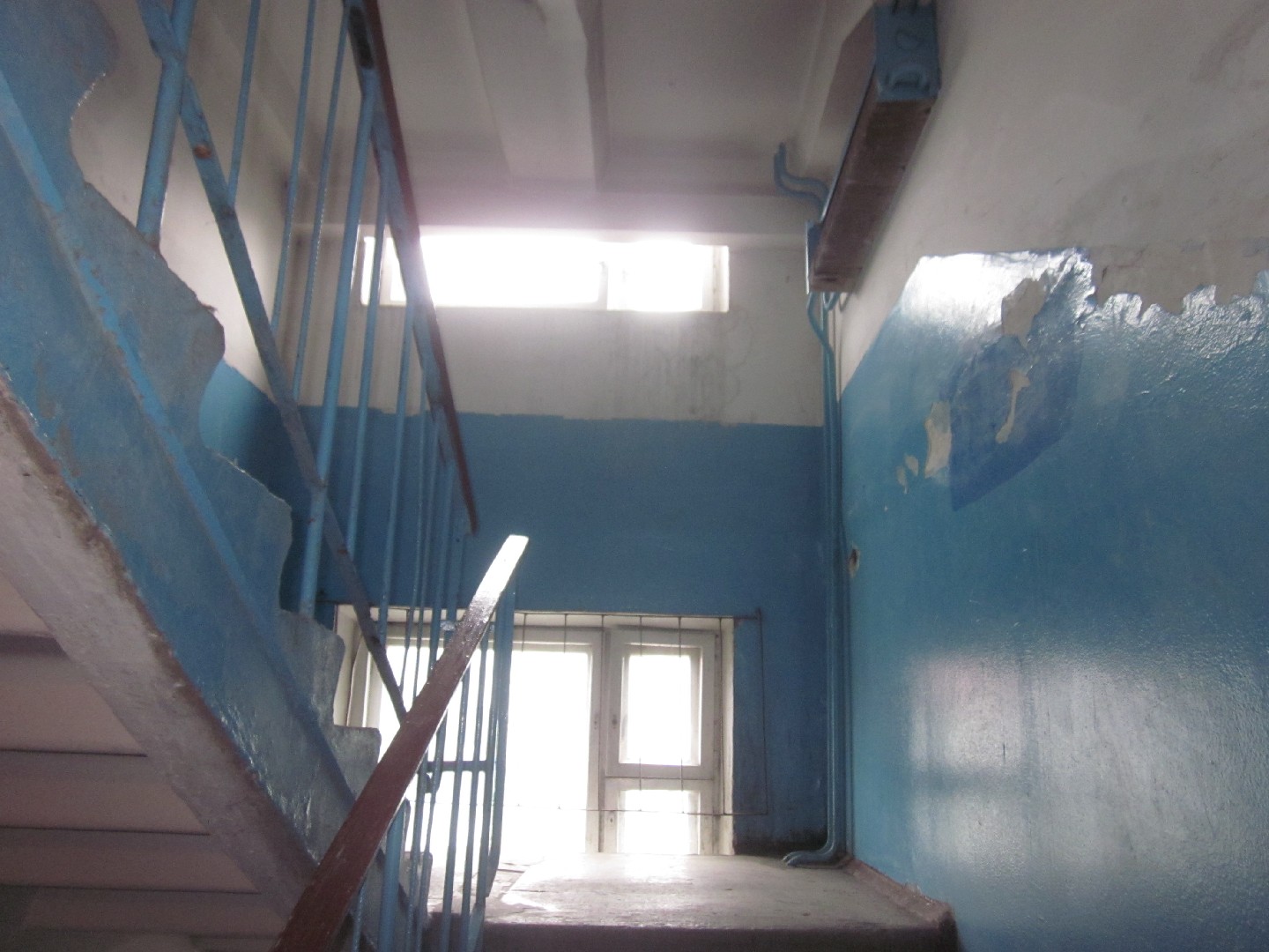 обл. Архангельская, г. Архангельск, ул. Адмирала Кузнецова, д. 15 - входная группа