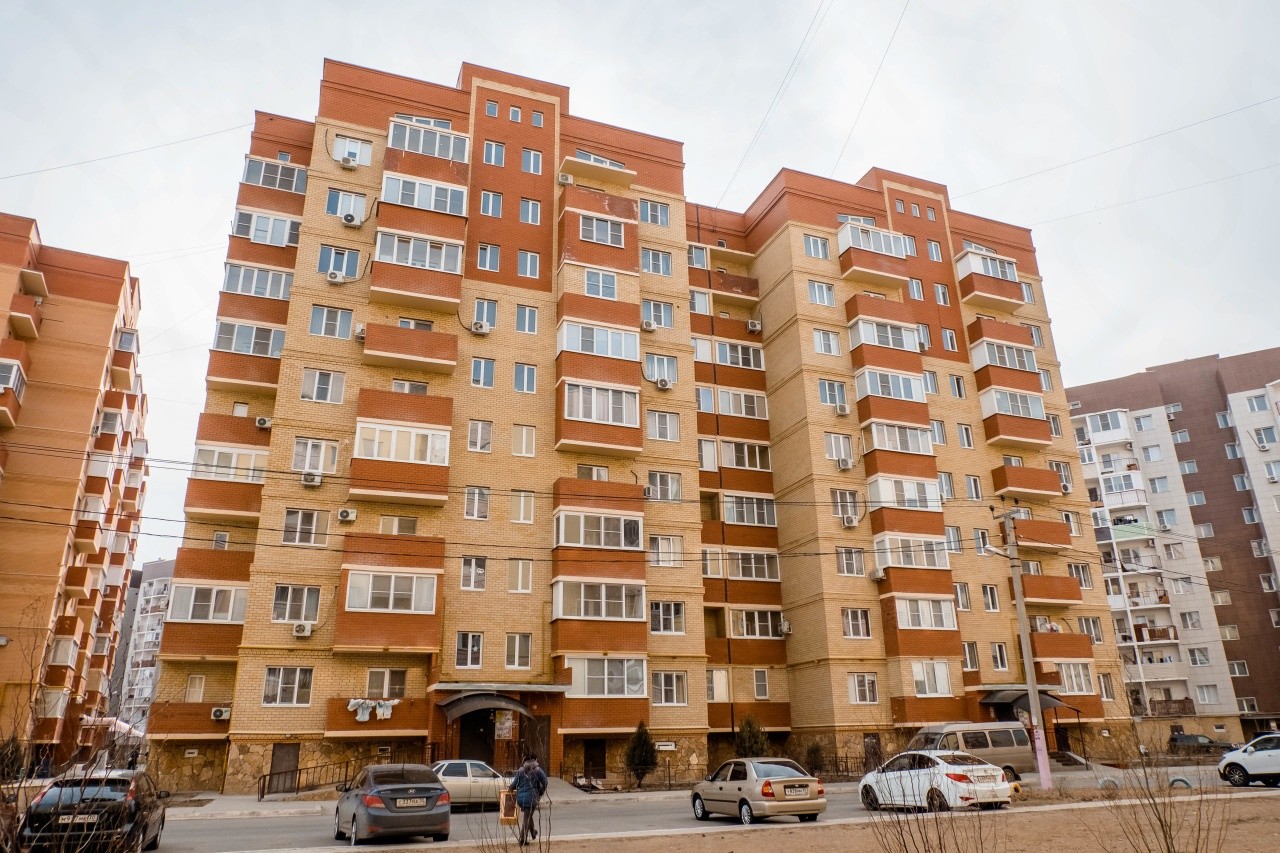 Бабаевского 1 к 1 Астрахань квартиры. Вторичное жилье в Астрахани. Продаётся 3-х комнатная квартира. Купить квартиру в Астрахани.