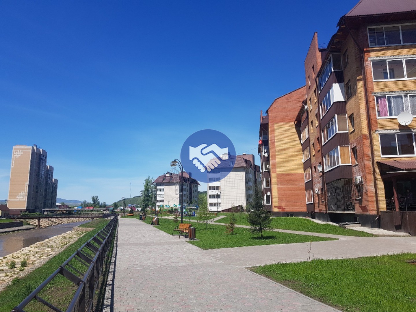 Респ. Алтай, г. Горно-Алтайск, ул. Алтайская, д. 3 - придомовая территория