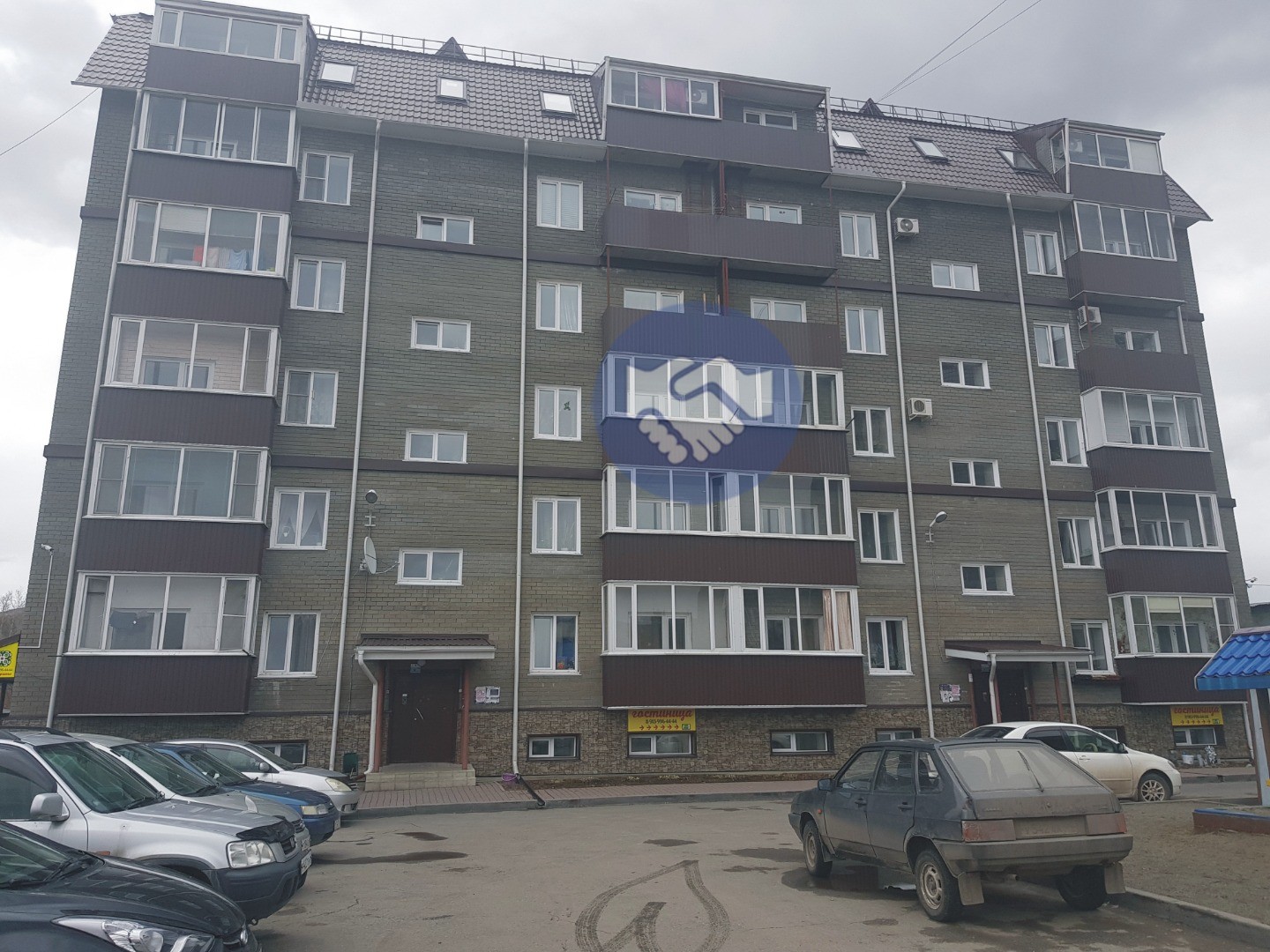 Респ. Алтай, г. Горно-Алтайск, ул. Строителей, д. 2/1 - фасад здания