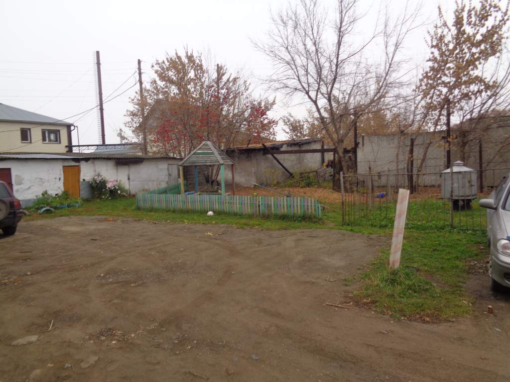 Респ. Алтай, р-н. Майминский, с. Майма, ул. Заводская, д. 50 - придомовая территория