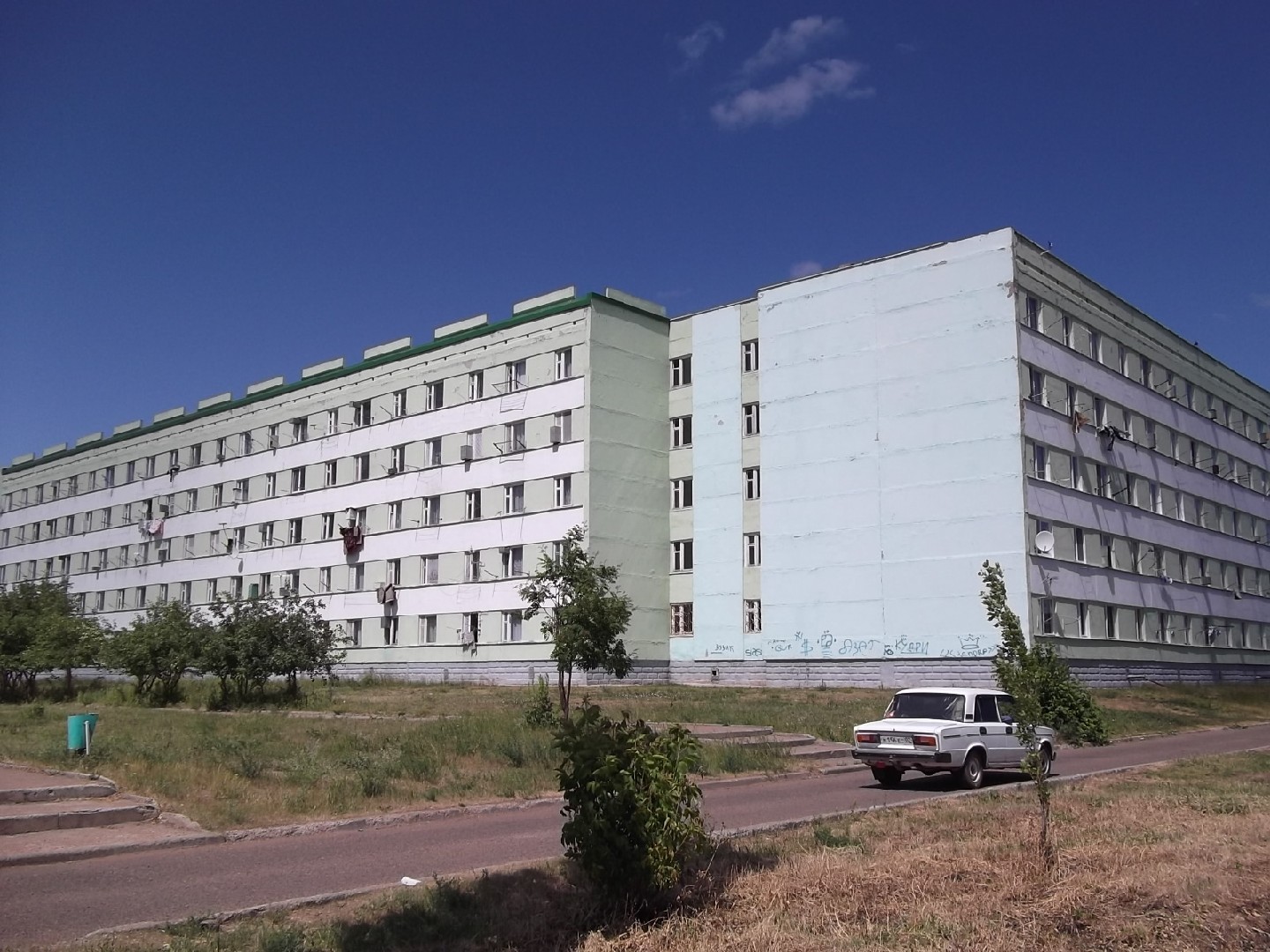 Респ. Башкортостан, г. Агидель, б-р. Комсомольский, д. 6 - фасад здания