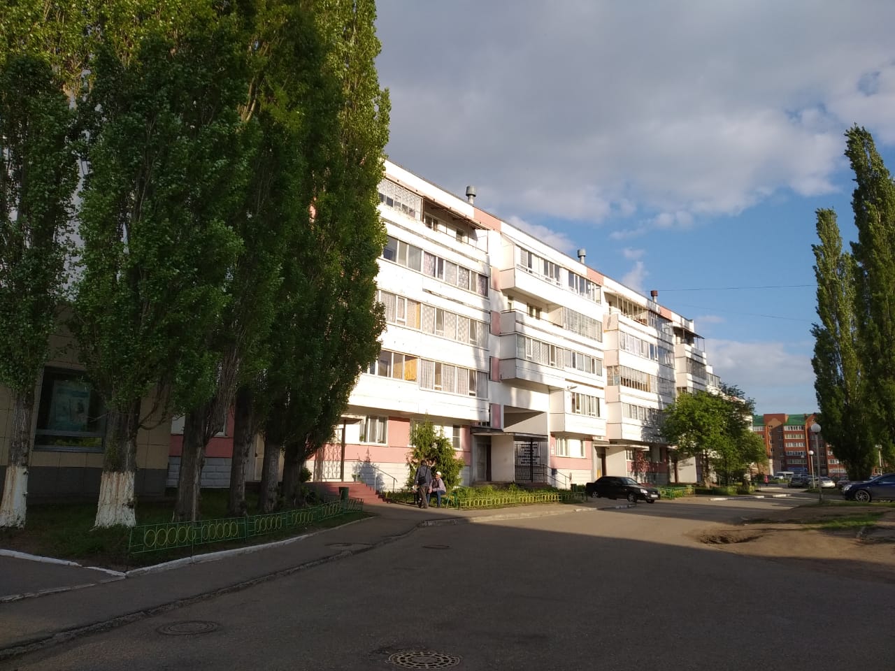 Респ. Башкортостан, г. Агидель, ул. Первых Строителей, д. 3 - придомовая территория
