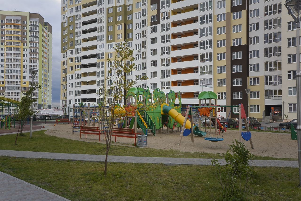 Квартиры тюмень тюменская слобода. , Ул. Александра Протозанова, 12к1. Улица Александра Протозанова Тюмень. Александра Протозанова 12к1. Александра Протозанова 18к1 Тюмень.